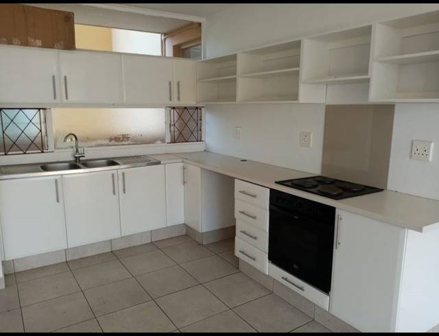 2.5 BEDROOM APARTMENT TO LET IN SOUTH BEACH